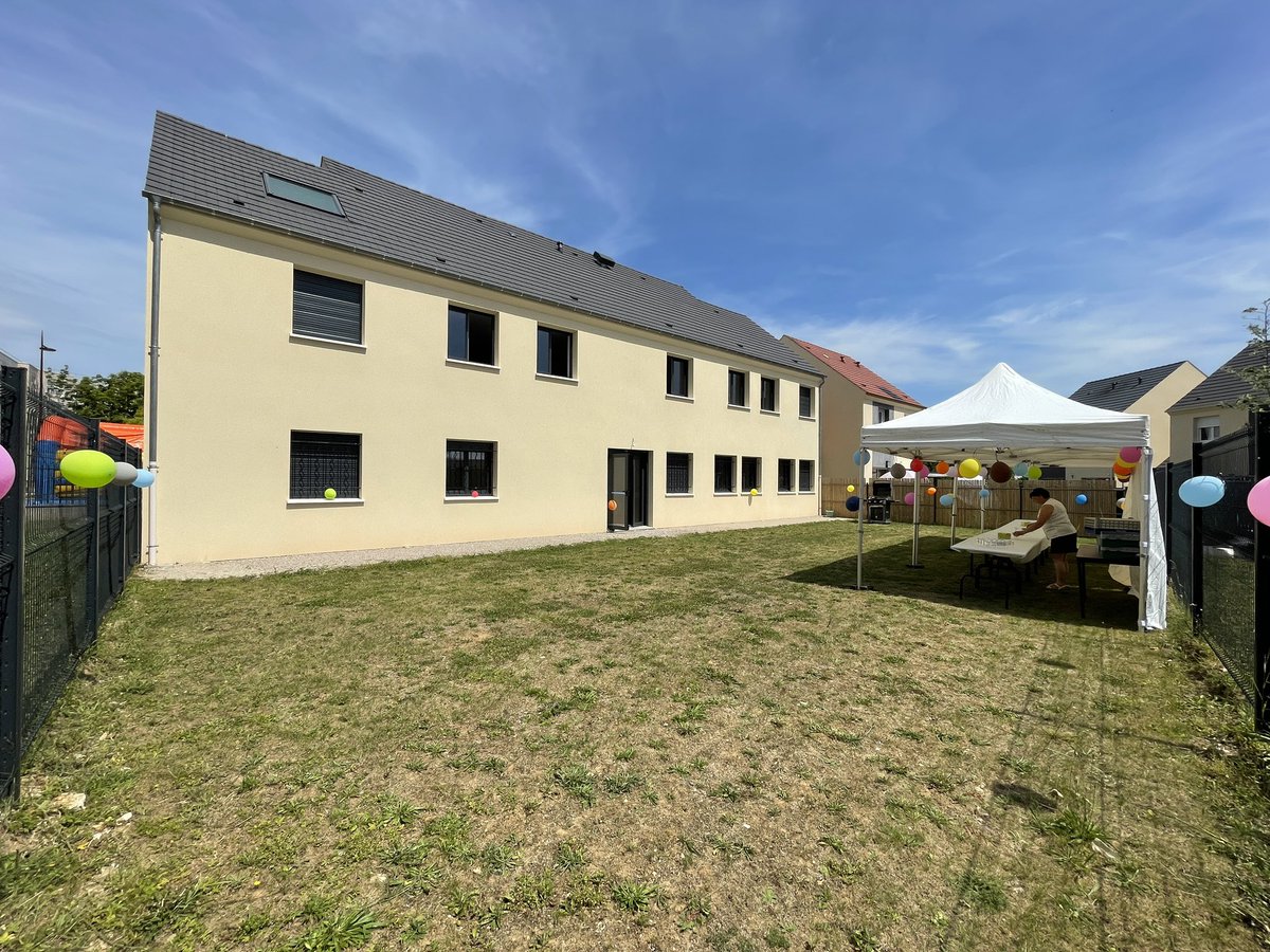 phmuszynski's tweet photo. Inauguration hier des nouveaux locaux de la Régie de Quartier de Méru (60) et représenter le @CNLRQ Mouvement des Régies. Une régie au cœur des quartiers, acteur incontournable du territoire avec le soutien de la ville de  #Méru bailleurs et partenaires. Félicitations https://t.co/qUEtdZKBqV