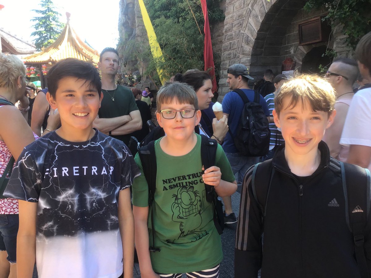 SandringhamMFL's tweet photo. Phantasialand im Sonnenschein. Einfach  herrvorragend! #EWeek2022 https://t.co/EplyuxFQOn