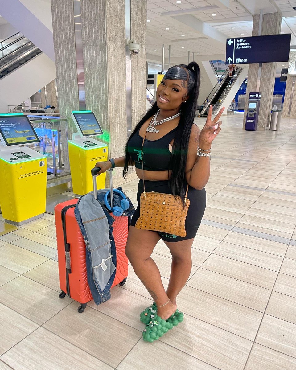 chinabaeeex3's tweet image. Flights Over Feelings💚✈️ 
#neworleans
#girlstrip2k22
#LLKB