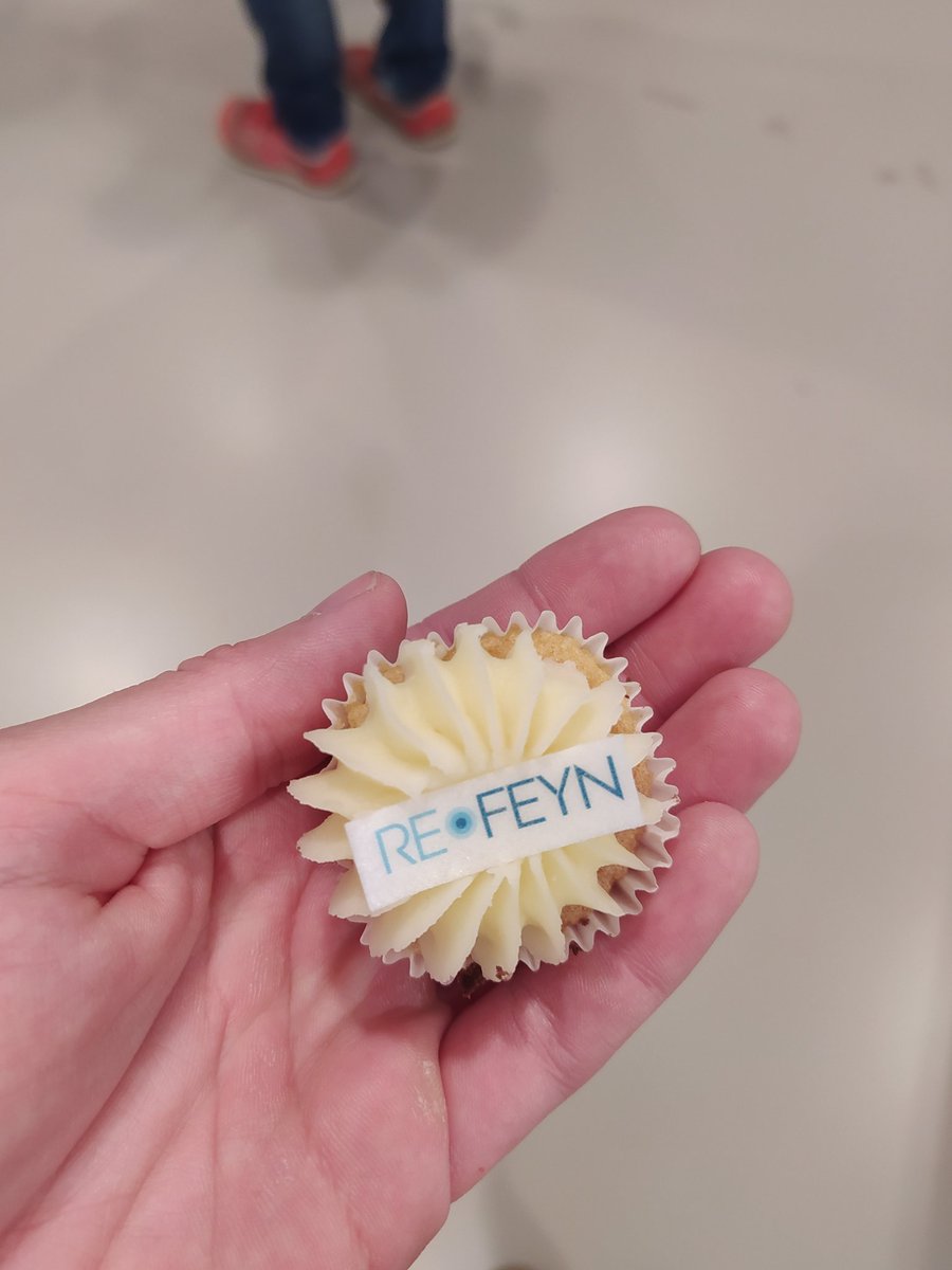 Yulicorne's tweet photo. So happy to have attended the first ever mass photometry symposium! Massive thanks to @refeynit for organising, sponsoring my visit and of course for the tasty cupcakes! Can't wait for the next one 😍 https://t.co/6G9UAmg7ET