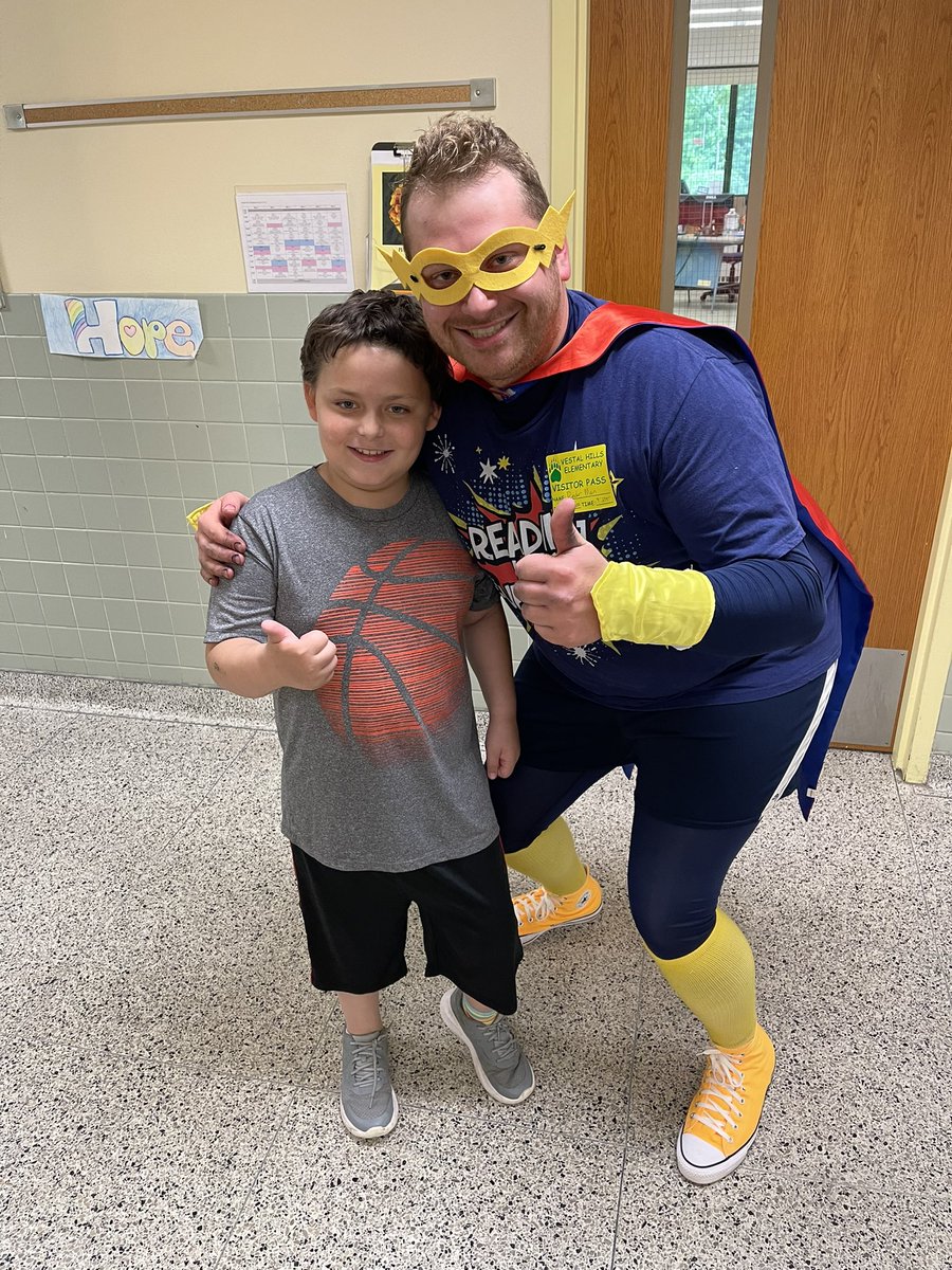 READER MAN is in the house!! He celebrated all the wonderful readers in Kdg and all the SUPER POWERS they learned and use in their reading!!! Reader Man knows how to excite a room🤣💚💛 @saevans8 #vestalhills