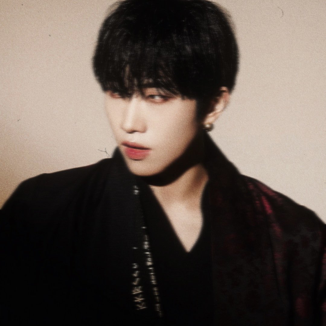 s3ungbo's tweet photo. 지켜주고 싶어 — 너의 잘못된 나쁜 버릇들까지도 힘든 날 웃게 만드는거야
좀 힘들겠지만 널 사랑해라고 말도 할거야

#KingmakerSelcaDay #KingmeSelcaDay 
#DANN #단 @KINGDOM_GFent https://t.co/ZXGoSdnWsa