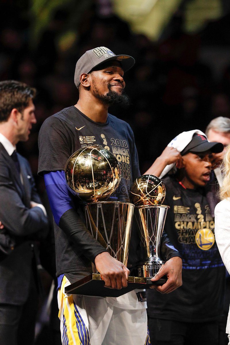 Mamba_Brasil's tweet photo. CHEGOU O DIA NAÇÃO! 💙💛

Hoje nosso Golden State Warriors vai ser campeão da NBA, hoje o dia promete, depois de uma longa reconstrução voltaremos ao topo da maior liga de basquete do mundo. Como é bom ser Warriors!

#GoldBlooded https://t.co/pcYnJ8Nkhw