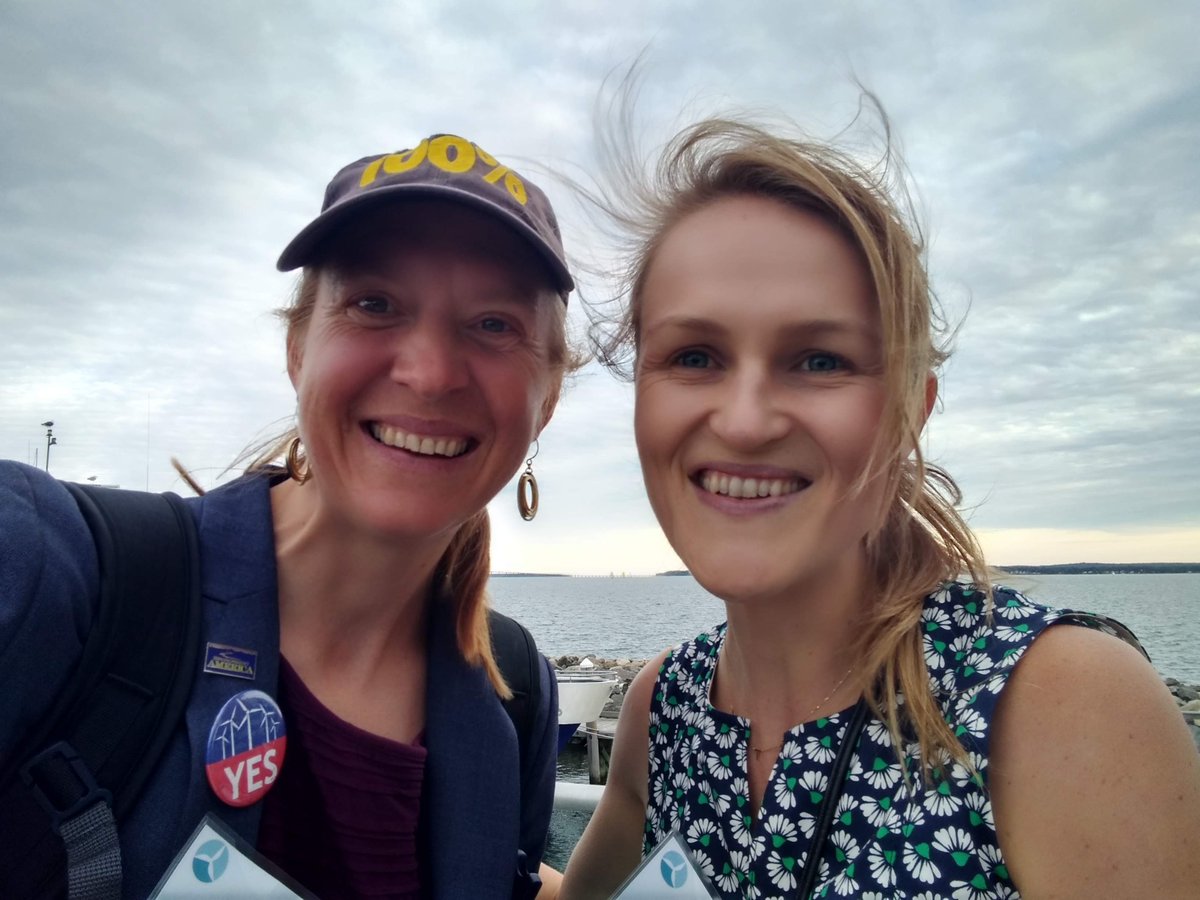 NeumannJo's tweet photo. So many great #OffshoreWind advocates at yesterday's Block Island Wind farm tour in Rhode Island.  Great to FINALLY meet @AmberMHewett @SusannahHatch and many others IN PERSON. #Go100Percent https://t.co/qLDBsZJFBu