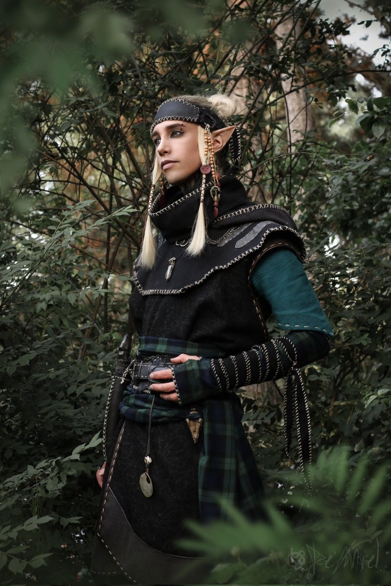 Xx_Abyss_xX's tweet photo. 🧝🏼‍♂️ 𝕊𝕙𝕒𝕣𝕚𝕒𝕟 𝕀𝕞𝕤𝕙𝕒𝕖𝕝 🧝🏼‍♂️

Shãrian Imshaél de na Galhanan'dh bho Dachaigh feárna | Aen Seidhe (Elf) | #WitcherLarp | Skelliger Clan #Falchraite 🐍

📷 Photo by @x_Brokkoli_x
🎨 editing by me
👤 Costume by me

 #ClanFalchraite #thewitcher3 #Larp #Larper https://t.co/arx56TjzUw