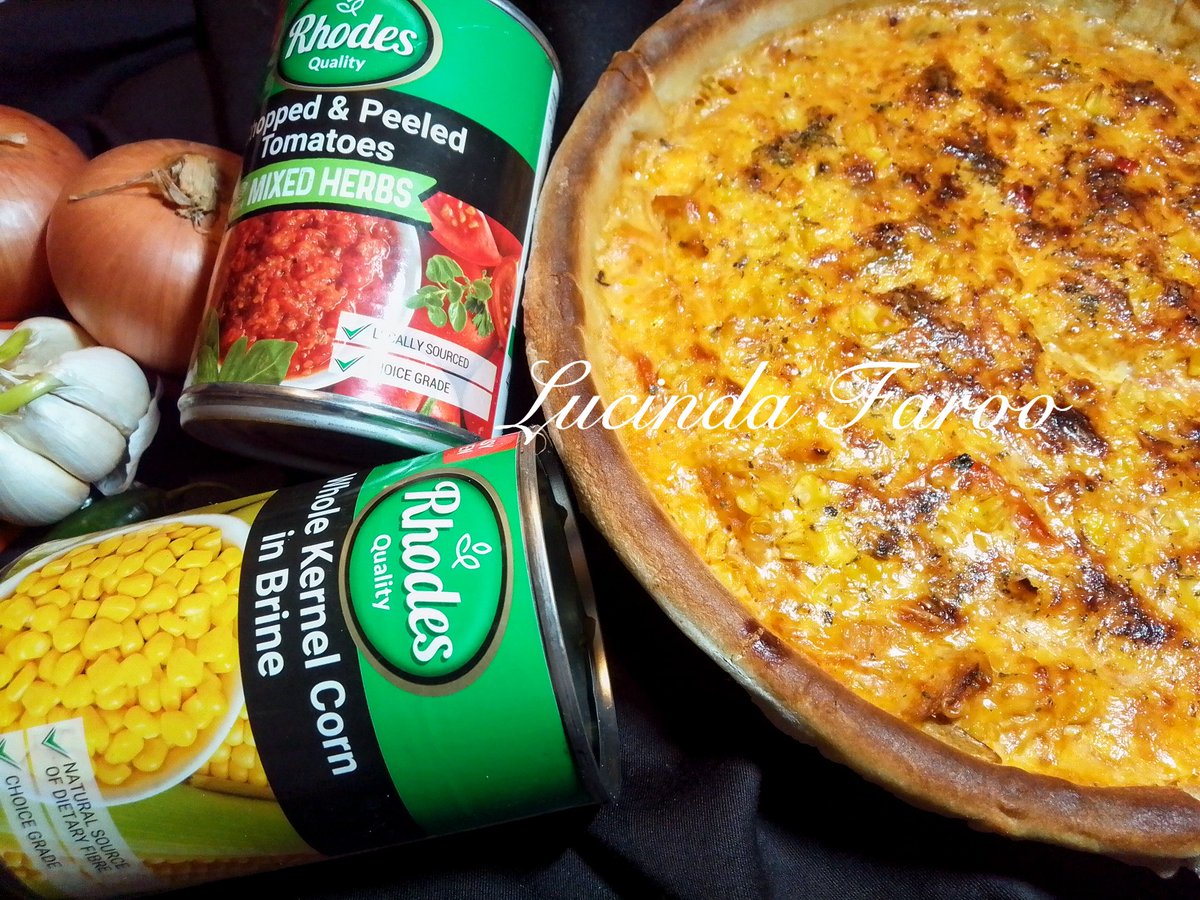 MissLucy___'s tweet photo. @carlwastie @KFMza @KFMza #RhodesQualityWinter I made deep dish pizzas with chicken, mushrooms,mix of red, green &amp; yellow peppers,Rhodes Quality whole kernel corn &amp; Mixed Herb Spice Chopped &amp; peeled tomatoes topped with cheddar cheese &amp; dried parsley. My family's favourite ❤️ https://t.co/OWrkcv4YvJ