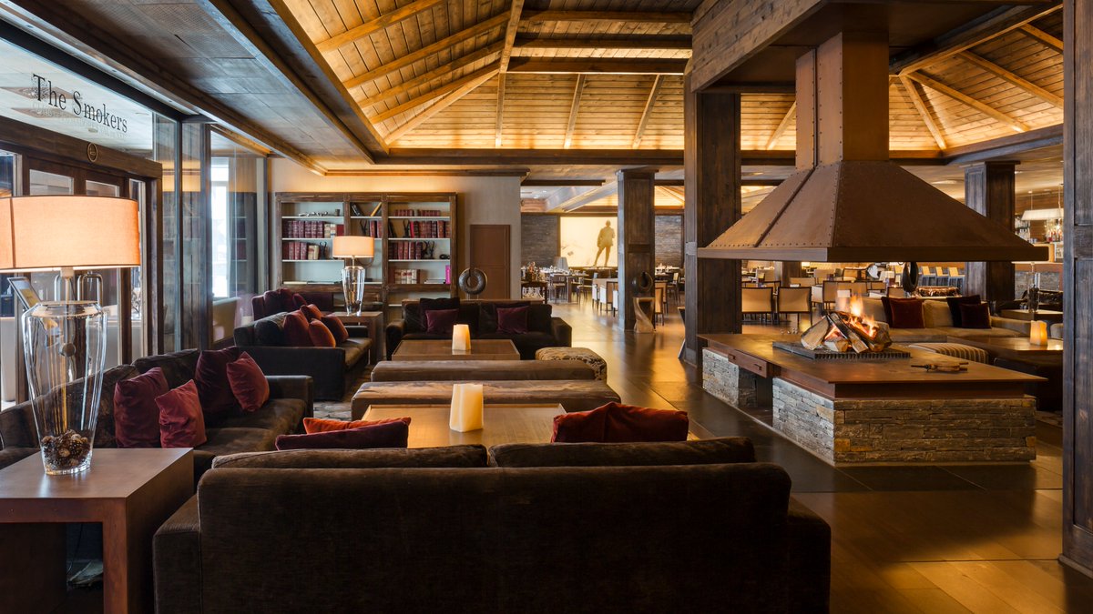 Estamos muy contentos de anunciar que nuestro <a href="/HotelValDeNeu/">Hotel Val De Neu</a> de #Baqueira 🎿 ha sido seleccionado una vez más como finalista en los <a href="/WorldSkiAwards/">World Ski Awards</a>, en la categoría Mejor Hotel de Esquí de España. 👏

Ayúdanos a ganar votando aquí ➡️ bit.ly/3Oohdjr.

¡Muchas gracias! 😊