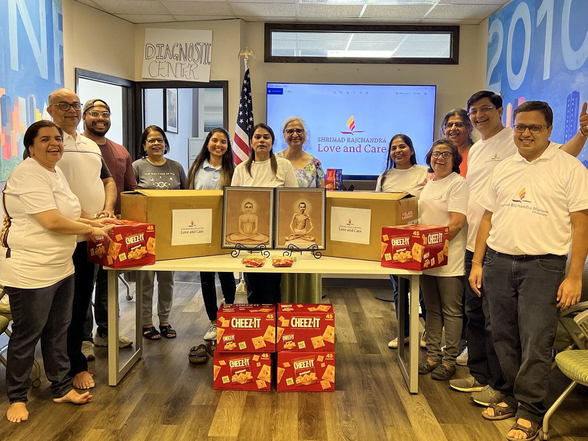 Supporting <a href="/InspirationCorp/">Inspiration Corp.</a>, SRLC volunteers in #Chicago prepared over 250 sandwiches and food bags for local residents. We're thankful for the partnership with Inspiration Corporation and the positive change they bring to the community!