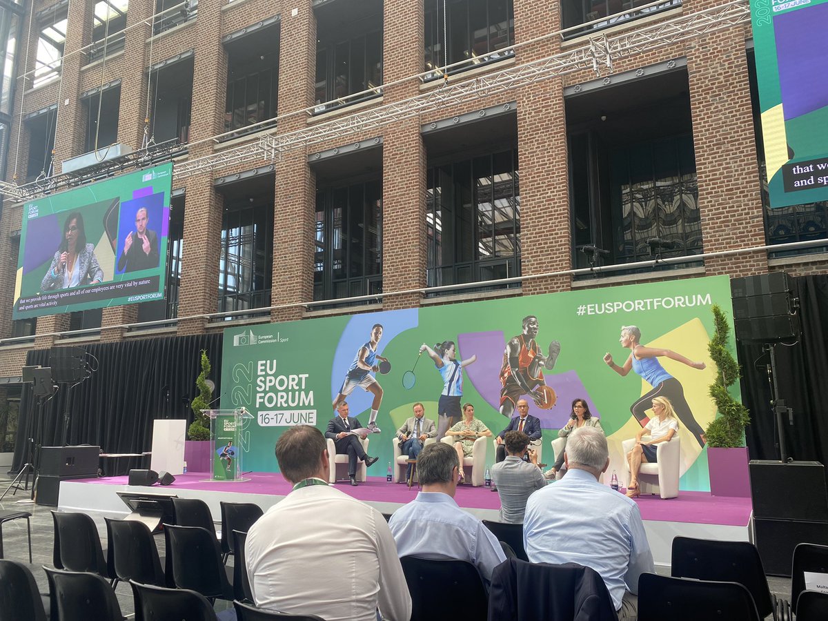 Pendant deux jours se tiens l’ #EUSPORTFORUM à Lille 📍

Un événement réunissant l’ensemble des acteurs du monde du #sport à l’échelle européenne 🇪🇺

🗣Dans ce contexte compliqué en #Europe, les échanges et le partage sont plus que nécessaires.