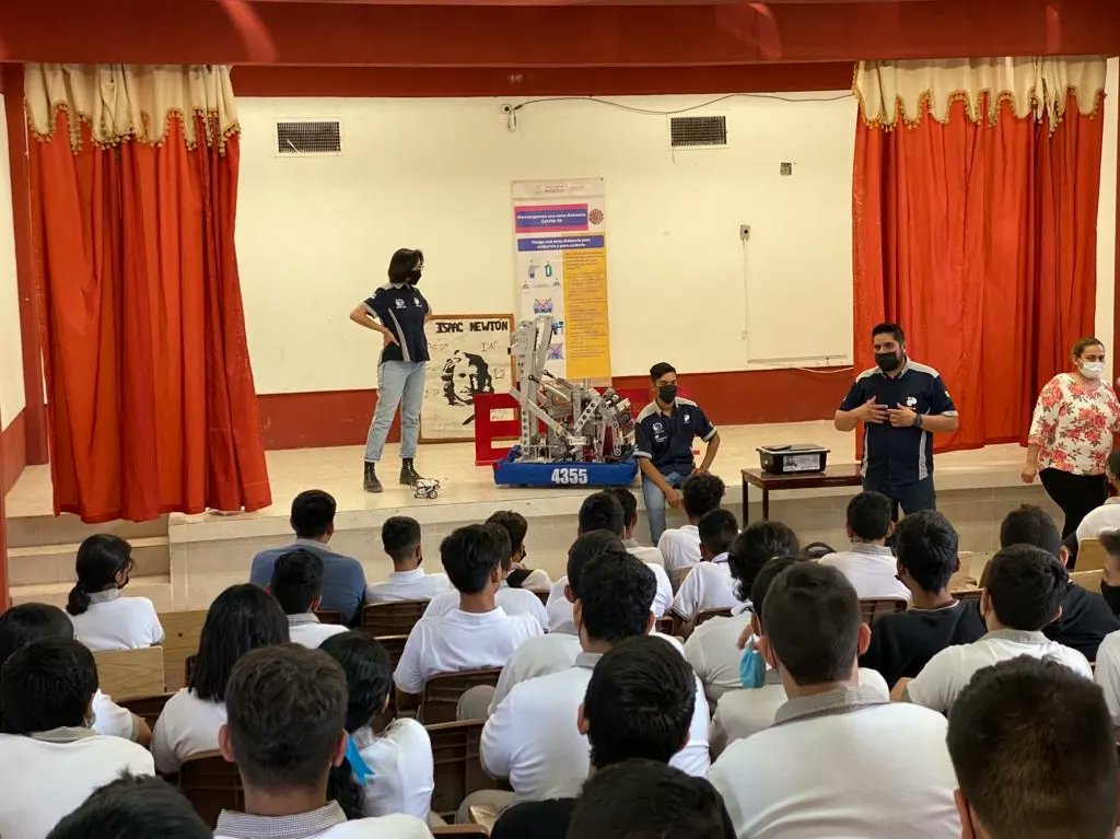 CP_BOTS's tweet photo. El equipo tuvo la oportunidad de presentarse en diferentes secundarias de la región para mostrar lo que Cp Bots realiza, las diferentes especialidades que el plantel ofrece y la oferta educativa completa que solo nuestro plantel CBTIS 159 tiene ⭐
#cpbots #fightingspirit https://t.co/nhUGxv3jYj