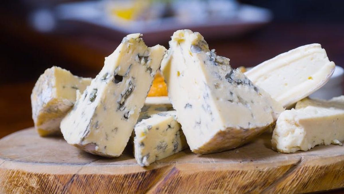 thetakeout's tweet photo. How Wisconsin Became the Blue Cheese Capital of America https://t.co/CSIyAiWsvV https://t.co/sfjJzdWEOZ
