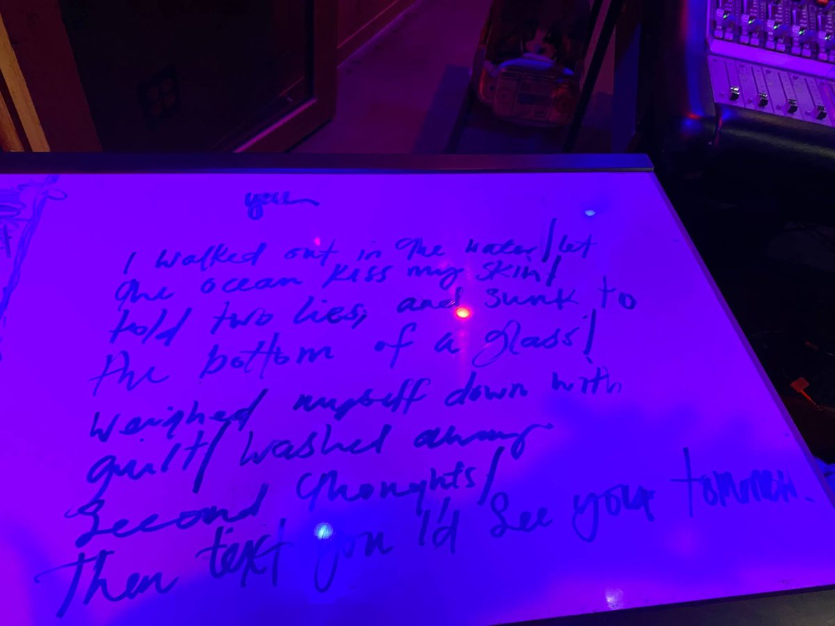 azalea_xcx's tweet photo. @FrancisAzaleans SHE TEASED THE SAME LYRICS BEFORE !!!! #teoae #iggyazalea https://t.co/cDpCrL3vhM