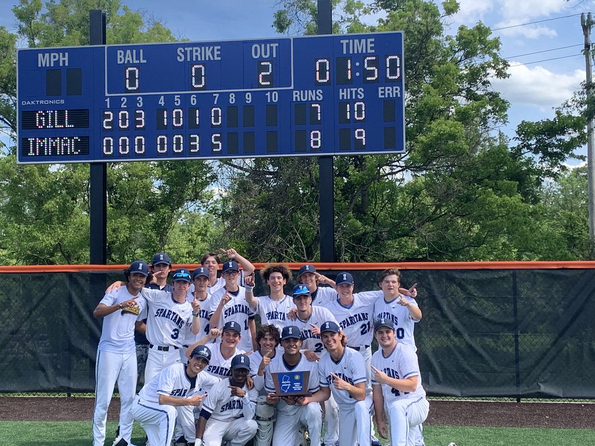 arumain22's tweet photo. And that’s a wrap. Didn’t finish like we wanted, but the Sectional Title is ours forever. Love my teammates, we shocked everyone.  My piece of this is shared w @RyanEnright7 , @kabus_ryan and @RGiacobello6.  This is yours too.  @IHSSpartans  @kcust25 https://t.co/hmWjexGk6r