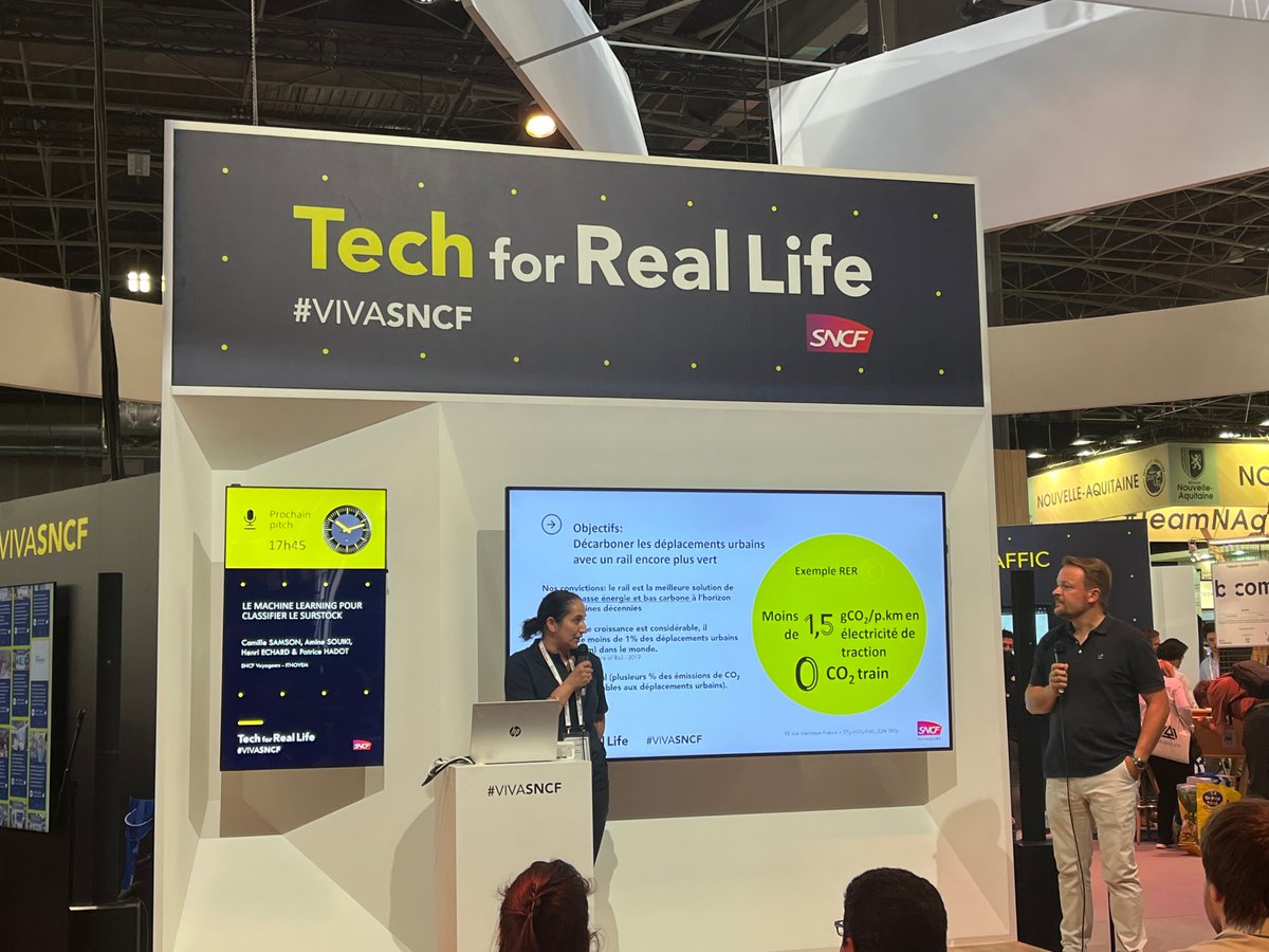 SNCFNumerique's tweet photo. #VIVASNCF Présentation du train hybride et mass-transit SMARTILIEN qui permet des déplacements plus rapides et sans émission de CO2 grâce à la récupération l’énergie ! En direct du Lab @SNCF à @VivaTech 🚆💫@SNCFVoyageurs @SNCFMatariel #VivaTech https://t.co/6OWUXtP3dg