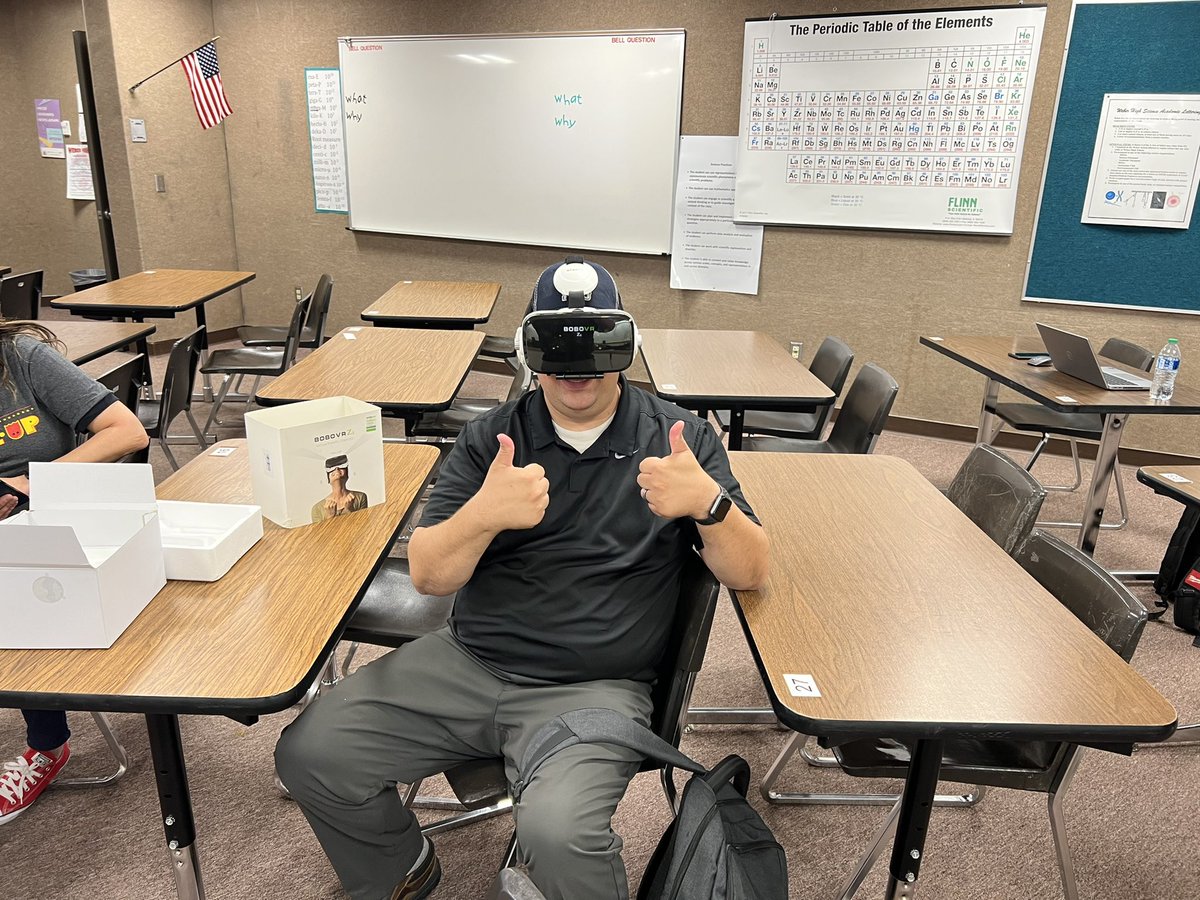 HerrStuart's tweet photo. Learning how to engage students with a VR Trip to Germany!#wsdlearn #leveluplearn https://t.co/Arji9CP6RI
