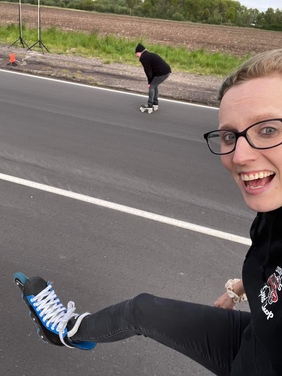 fjs176's tweet image. Last month I did a roller skating race for charity at #MelbourneRaceway but hadn't been on skates for over 30 years, I'm the one dying in the background 😆
