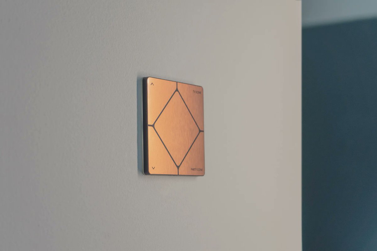 faradite's tweet photo. Custom engraving of our TAP-5 switches neatly labels the outer 4 switch functions.

Shop: https://t.co/tfqx4jatKG?

#loxone #smarthometechnology #smarthome #lighting #integratedtechnology #smarttech #homeautomation #voltfree #drycontact #control4 #crestron #lutron #rti https://t.co/Z6P6MXjkWn