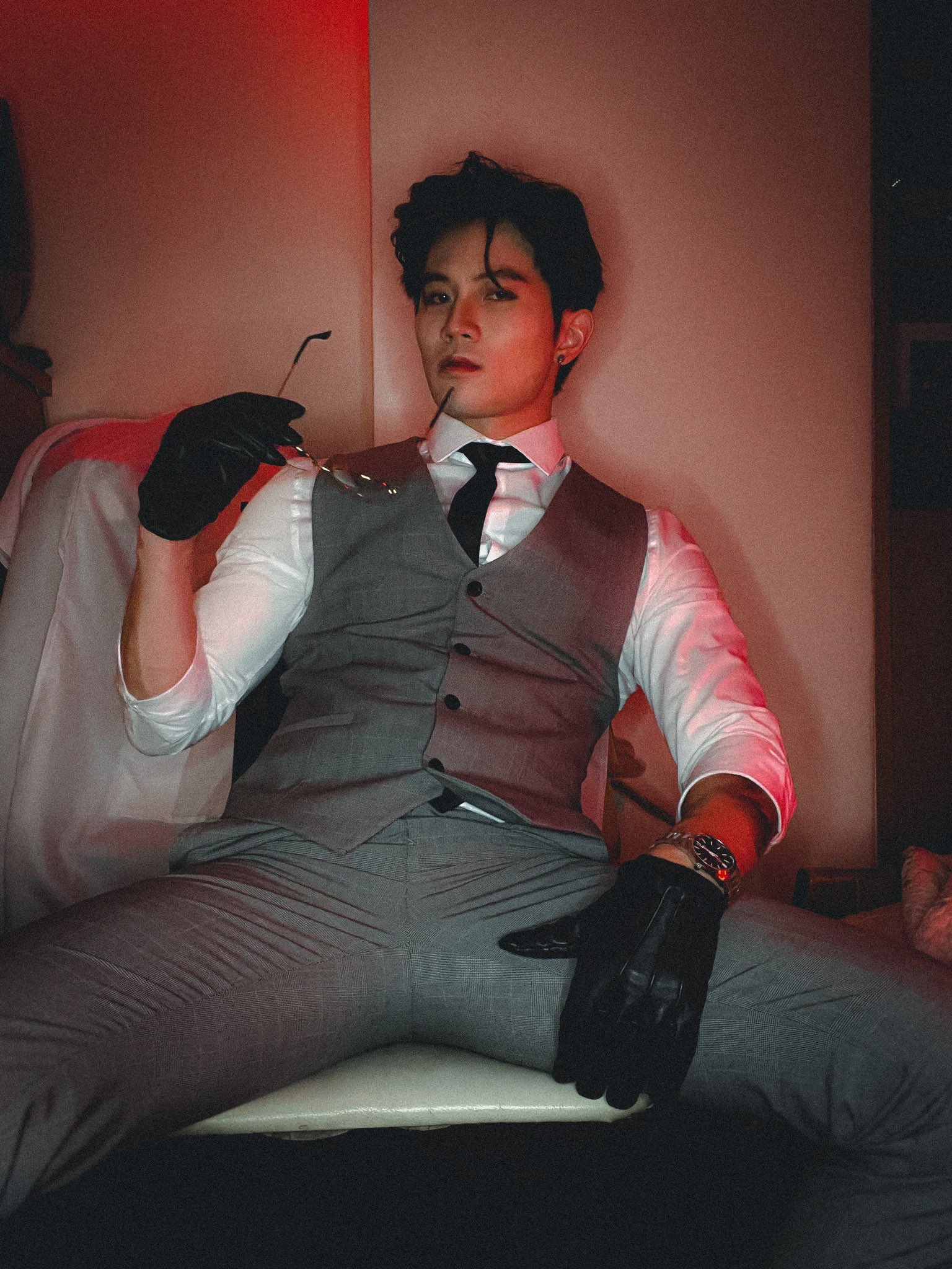 wei2aes_official on Twitter: "Suit just makes everything better, do you agree? 😏 https://t.co