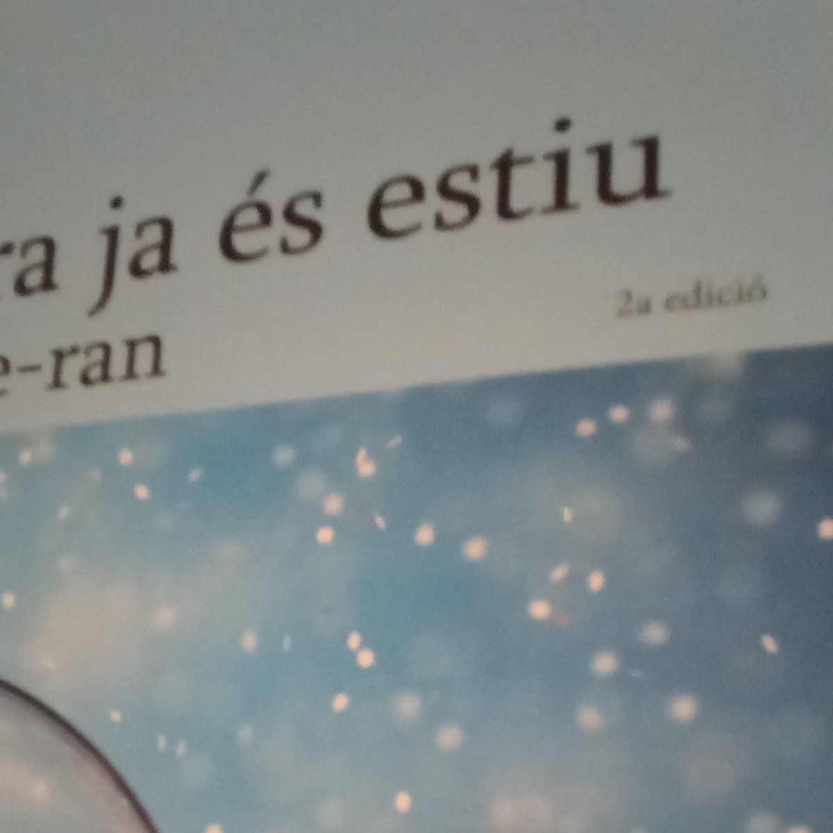 Aquest és el més de les reimpressions! 
"Agonia de llum" , de <a href="/RodoredaMerce/">Mercè Rodoreda</a> i  "A fora ja és estiu, de #KimAeran (trad. #MihwaJo i <a href="/Peptrons/">Josep Antoni Clement</a> ! 
V I S C A !