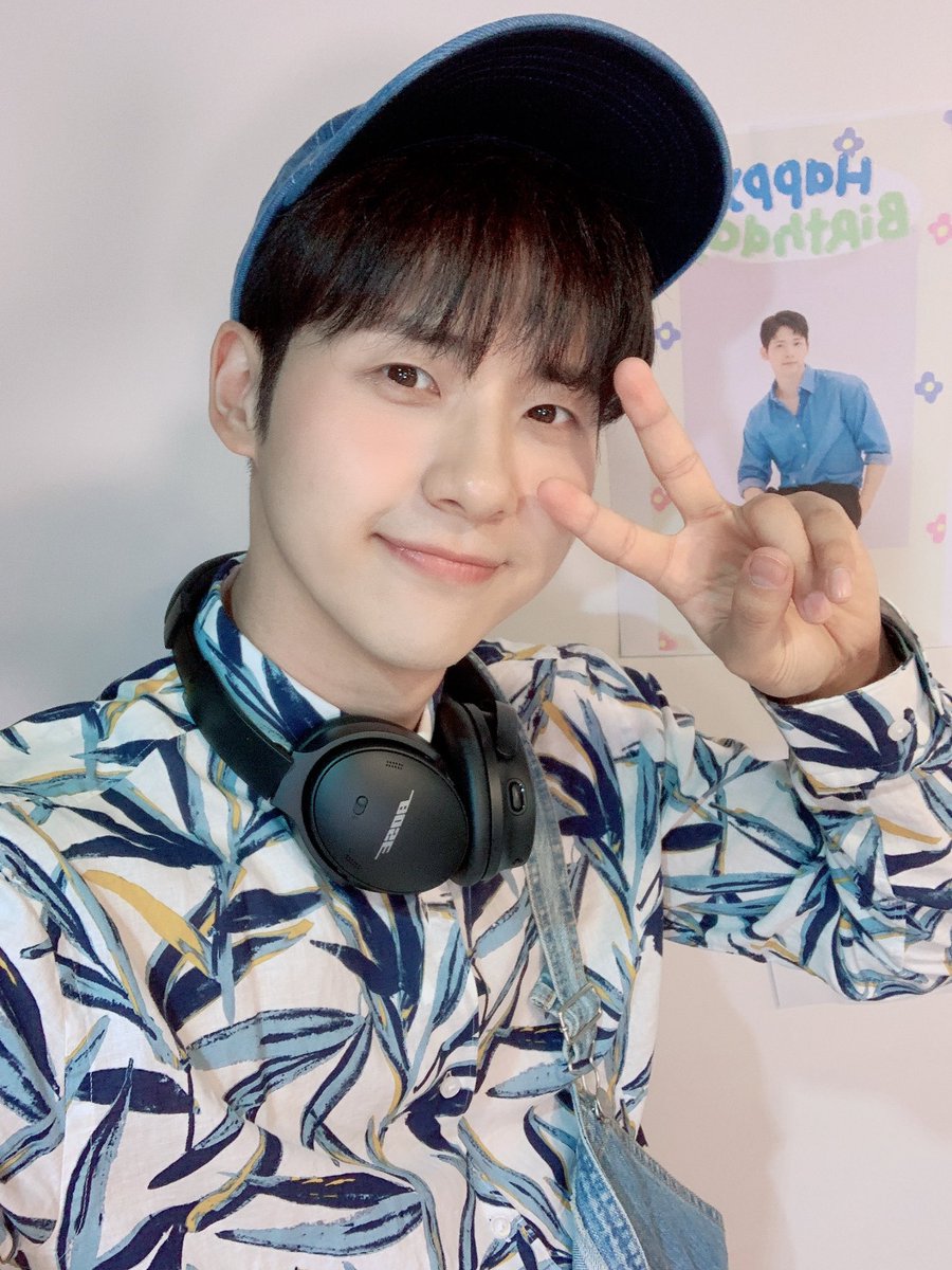 B1A4_CNU's tweet photo. 바나들아 정말 많이 고마워❤️ #모든건바나덕 https://t.co/1ETp6uNbKN