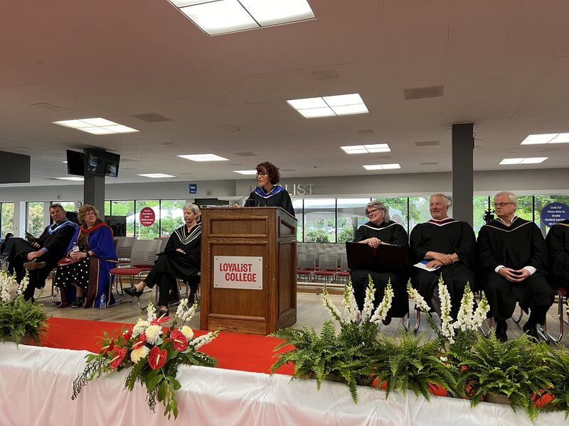 <a href="/LoyalistCollege/">Loyalist College</a> ☝️Here are 5 life lessons I shared:
▶️Go for it! Don’t let anything or anybody hold you back!
▶️Change is a constant!
▶️Know who you are, don’t give up your dreams when things get tough!
▶️Don’t stop learning – EVER! 
▶️Be bold, proactive &amp; curious – it is YOUR future to create!
