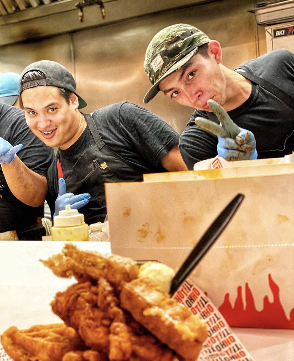 Vintageclash's tweet photo. Going to @howlinrays today! Who else is gonna be there?! CANNOT WAIT! Who from the #thehowlincrew is gonna be there today?!
#howlinrays #keepithowlin https://t.co/HNrUx4dQgq