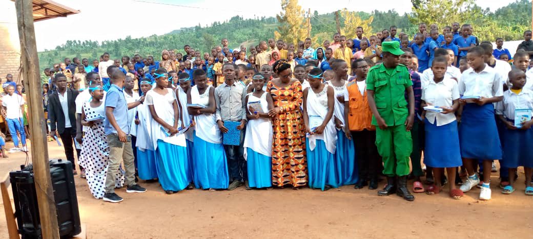 sinalpha84's tweet photo. Today all schools across @Nyamasheke ,celebrated the Day of the African Child under the theme: “Protect the child, build a better future”. The guest of honor was @MukankusiAt, the VM Social. @RwandaWest @Rwanda_Edu https://t.co/LLKBqB9F5Q