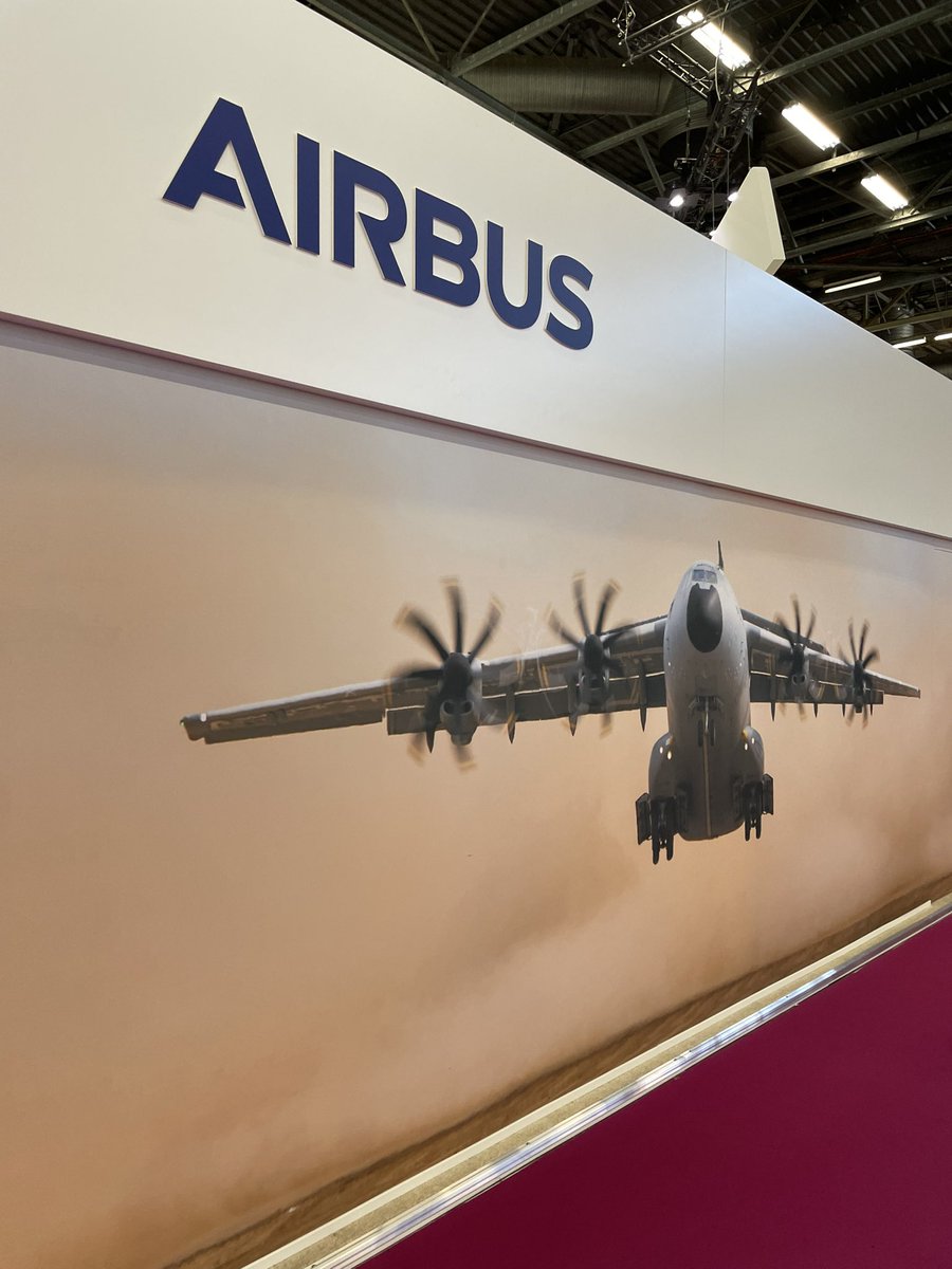 Le monde de la #Defense et de la #securité est à Paris Villepinte. L’ #innovation civile et militaire est l’invité vedette. De belles entreprises sous le pavillon « Région Paris » de la <a href="/CROCIS_CCI_IDF/">CROCIS_CCI_Paris_IdF</a>. Au milieu des grands, de nombreuses #pme. <a href="/CPMEnationale/">CPME</a> <a href="/cpme92/">@CPME92</a>