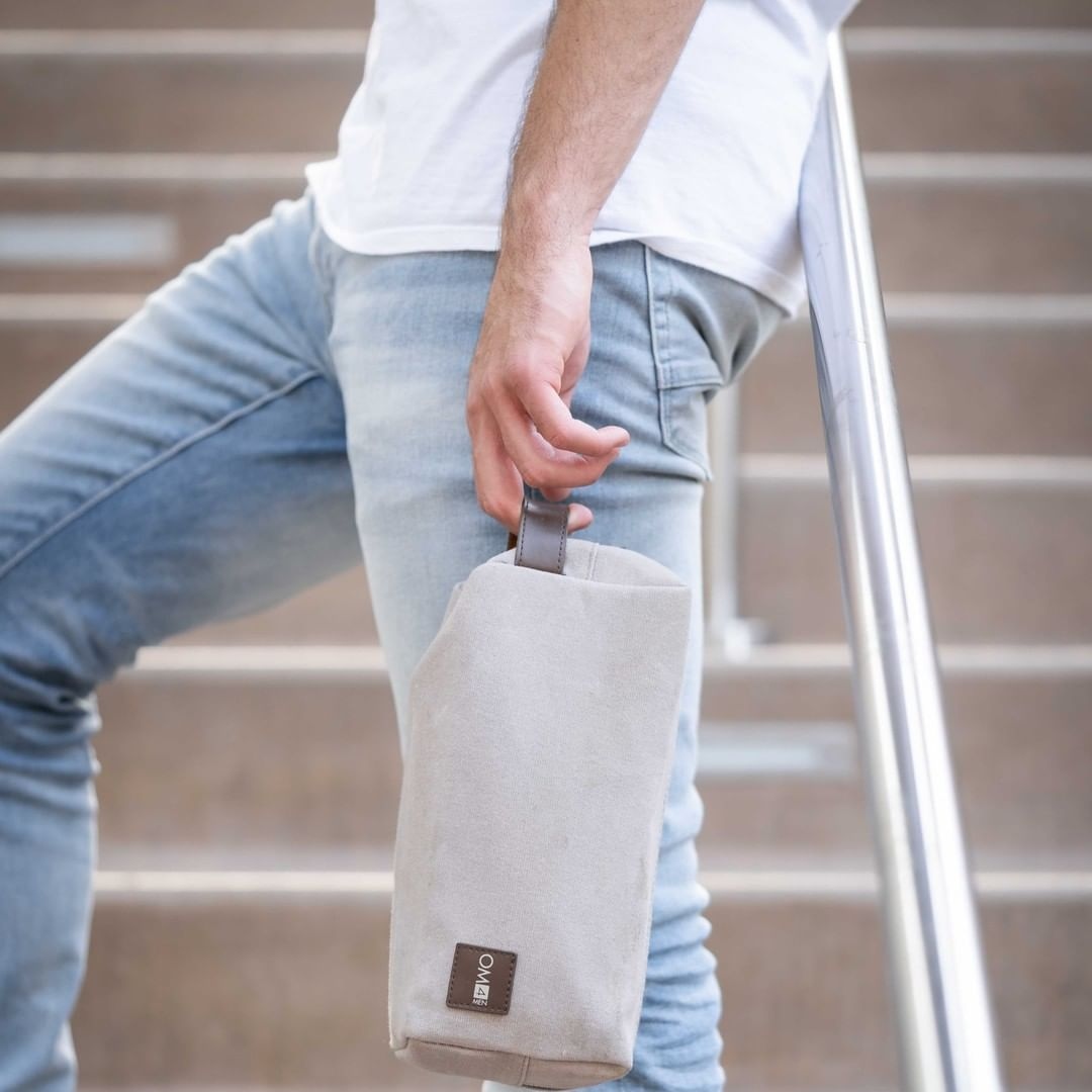 GWPbyCDP's tweet photo. Waxed canvas is perfect for making your bag water resistant. We made this dopp kit for @om4men⁠

#GWPbyCDP #om4men #canvas #natural #simple #accessories #freebies #cosmetics #doppkit #nyc #nyny #creativefirm #designers #fashionaccessories #gwp #accessory #accessorydesign https://t.co/nAeZxCpSyU