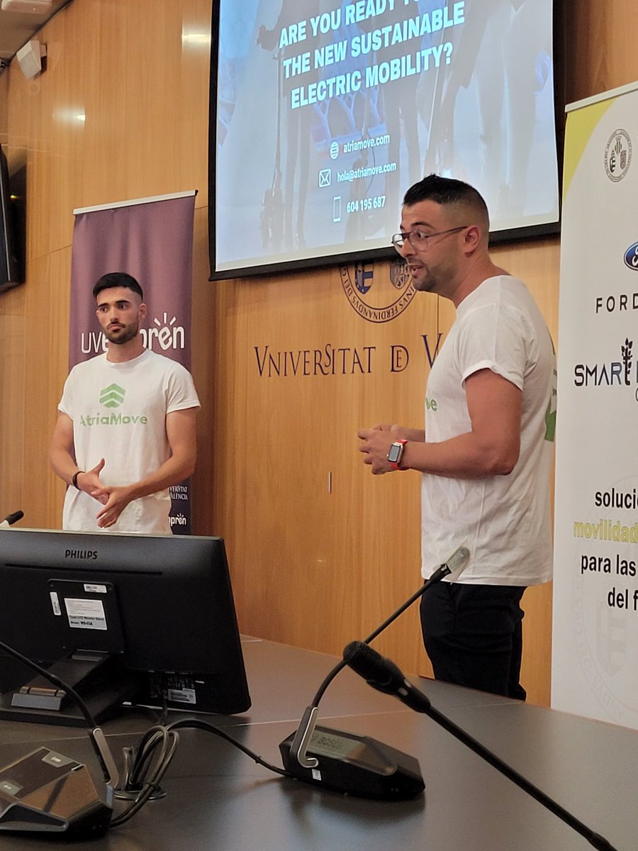 UVempren_'s tweet photo. #ATRIAMOVE és un servei de certificació per al reciclatje i venda de 🛴 eléctrics. Una startup formada per Miguel Ángel Romero i Dario Martínez de la @ETSEUV.
@FordFund #SmartMobilityChallenge https://t.co/8Edt99JigG