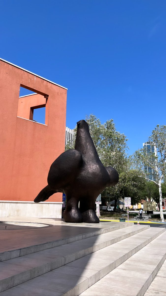 jorgeavilam's tweet photo. Hoy con el equipo de diseño visitando @MuseoMARCO, para desarrollar nuestra #ApreciaciónEstética de la mano de la exposición de #PedroReyes https://t.co/Gjz7k0yPN3