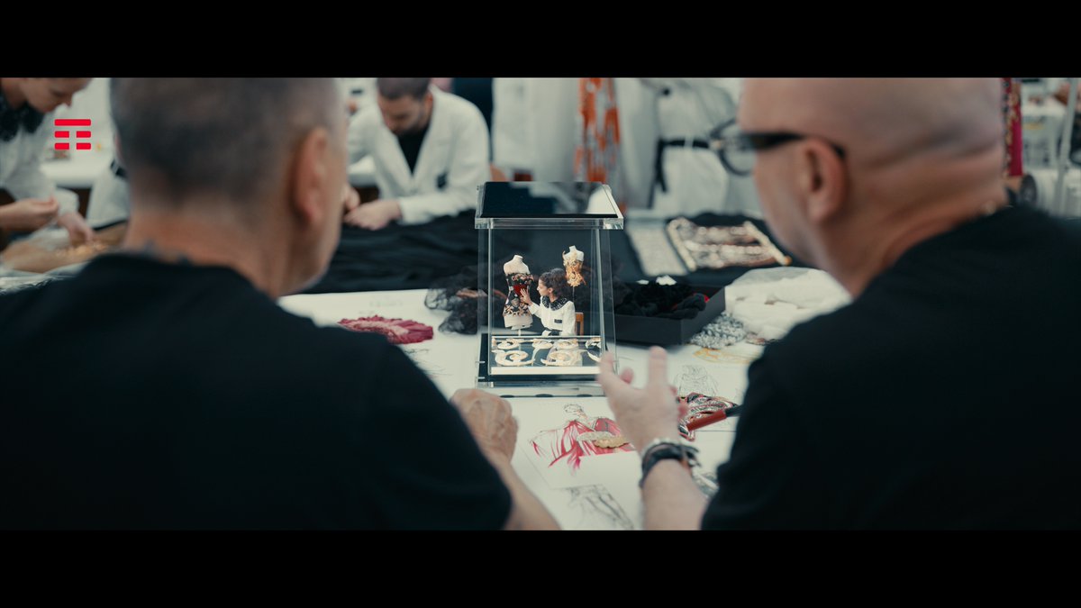 TIM_Official's tweet photo. Connettere le persone. 
Connettere le emozioni. 
Connettere le idee. 
TIM, #LaForzaDelleConnessioni.

@dolcegabbana https://t.co/mohiyiYq6P