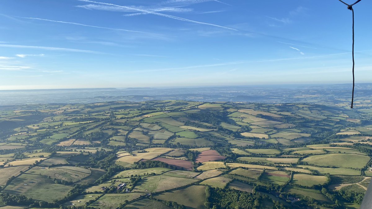 colourbridgesw's tweet photo. @balloonist fantastic balloon ride today! Thanks to all involved celebrating my 40th birthday and wedding anniversary! #ballooning with @imatth https://t.co/koMMxhpCLz
