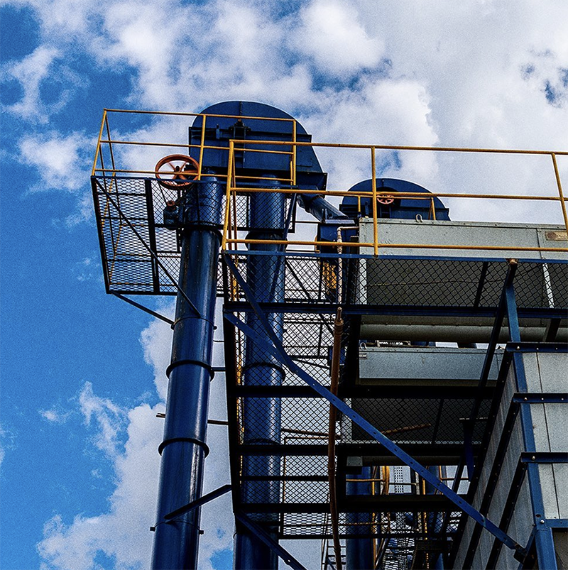 MEET THE FARMERS 

Another tasty lot from the exemplary Fazenda Mió. This crowd pleaser is a great example of quality coffee from Brazil and has notes of dried fruits, red berries and dark chocolate.

Courtesy of <a href="/mio/">Mio</a>.fazenda