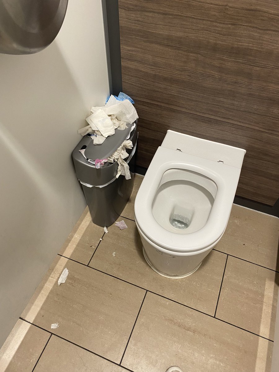 JulieAgnew_VM's tweet photo. Arrived in to @EDI_Airport at 3pm from Brussels - this was the cleanest WC cubicle I could find - shocking #firstimpressions https://t.co/PAvxB7qMBM