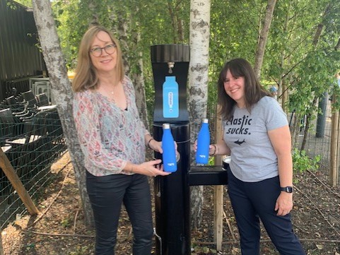 🌶️ Chilly's x Tate is here! 🌶️

#WorldRefillDay​ is a global campaign to prevent plastic pollution &amp; help reduce waste. 🌍 Celebrate​ in style with our Chilly's range—reusable bottles, inspired by art. bit.ly/3tFJWrY

Refill at the <a href="/OneLessBTL/">#OneLess</a> tap outside Tate Modern! 💧