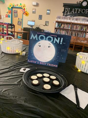BalounKelly's tweet image. Future Dragon Story Hour was OUT OF THIS WORLD! @DreamLakeApopka 🌚📚🌗📚🌖📚🌛  #MOONEarthsbestfriend @OCPS_PFE @stacymcanulty #OCPSReads @OCPS_R2Succeed #linkedtolearning #relationships