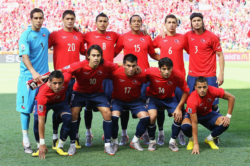 AbranCancha8's tweet photo. Hace 12 años en Nelspruit, Chile debutaba en el mundial de Sudáfrica 2010 derrotando por 1 a 0 a Honduras con gol de Jean Beausejour.
La Roja volvía a ganar un partido en la Copa del Mundo tras 48 años
#FelizJueves https://t.co/2V0DxBvywg