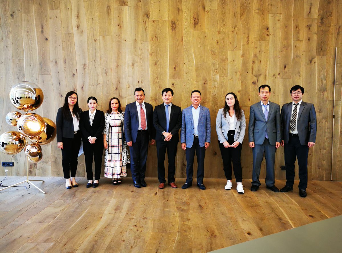 FriendsofEurope's tweet photo. 🌏The delegation from the Diplomatic Academy of Vietnam (DAV), headed by its Vice President Nguyen Hung Son, visited us today to engage in dialogues and exchanges of views on international and European issues. 

➡️More: https://t.co/FZMkonGYvS

@MOFAVietNam
#Asia #FriendsofEurope https://t.co/zNn6xqmuZ0
