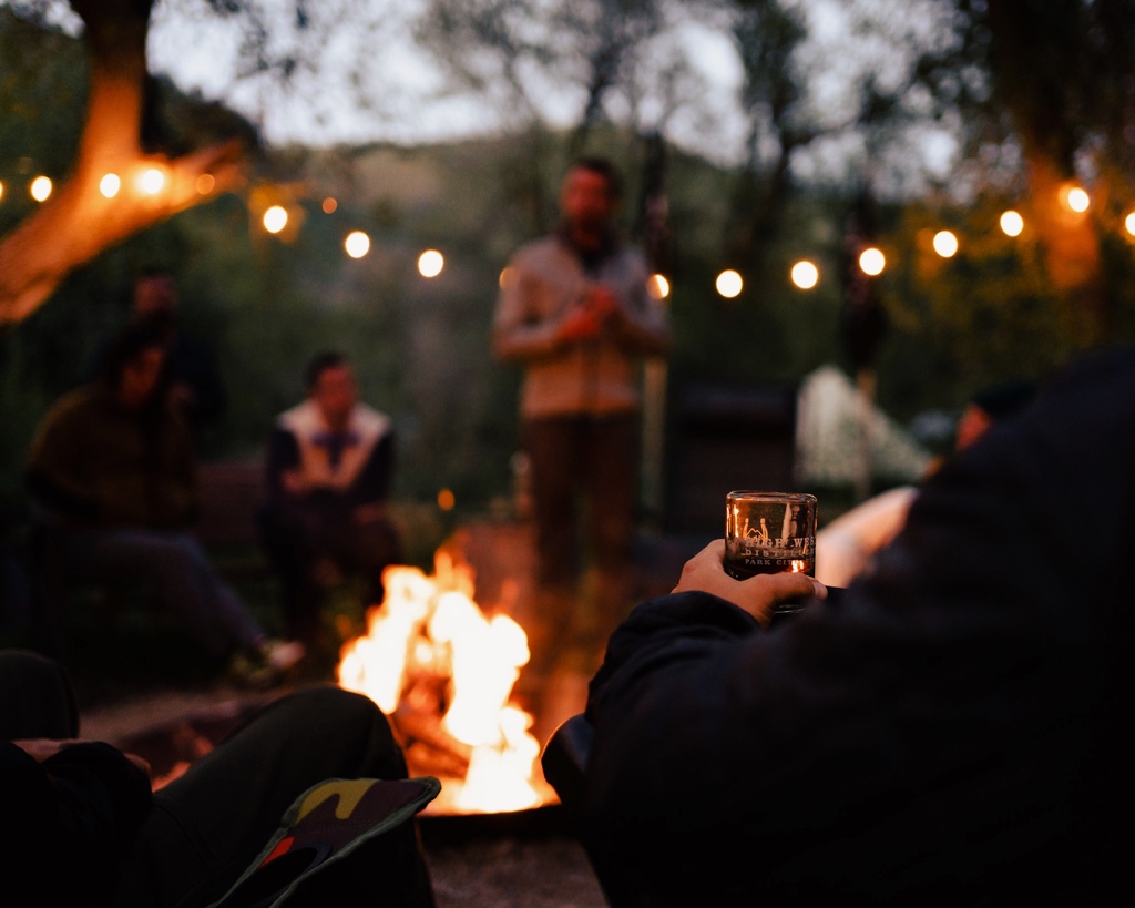 drinkhighwest's tweet photo. Summer is here!
Time for starry nights and campfire confessions.
#DrinkHighWest #HighWestDistillery #HighWestWhiskey #HighWest #WhiskeyFromTheWest #TheWestIsYours #Whiskey #Bourbon #Rye #CraftCocktails #Distillery #Utah #VisitParkCity https://t.co/j1jEtz7uGF