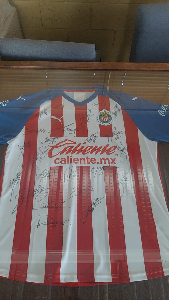 Afrisa_mx's tweet photo. Un gusto apoyar, y más con @Chivas #CasaHogarLas12Piedritas https://t.co/Dv9AGEhSWf