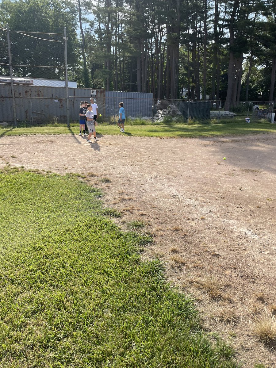 JenScarpelli1's tweet photo. What a fun week so far! Whiffleball, Ultimate Frisbee &amp; Tennis Baseball! https://t.co/HBxwy75kCP