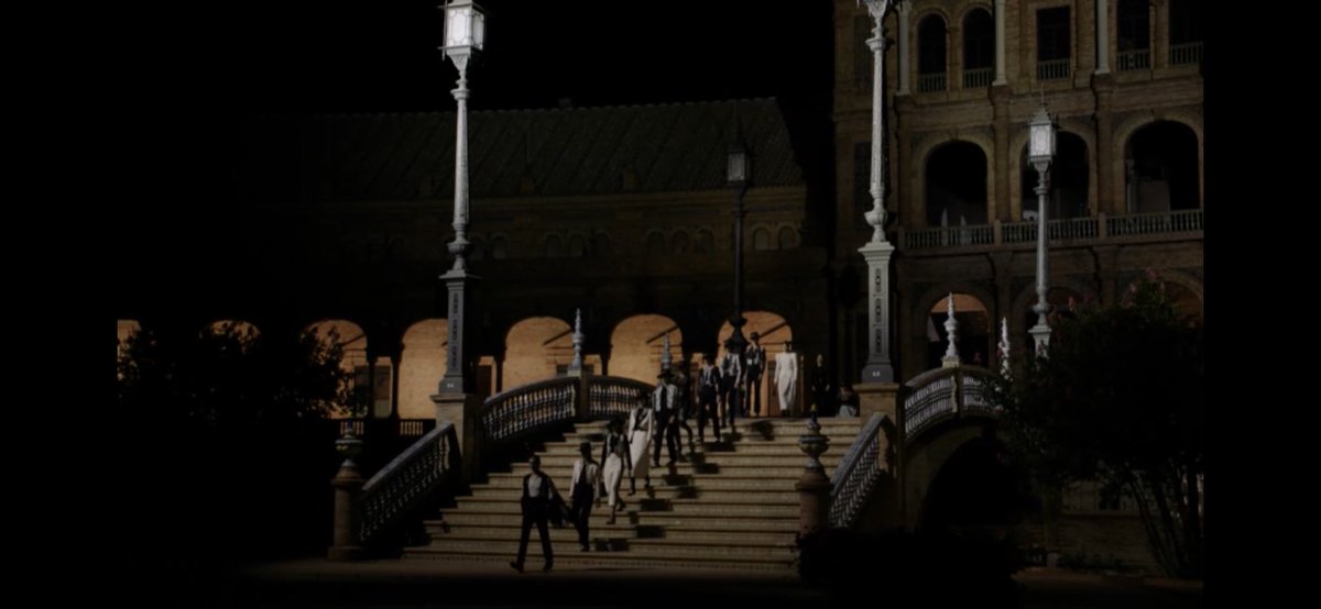 MiguelPerezM's tweet photo. Qué absoluta barbaridad lo de Dior en Sevilla https://t.co/IpYnTW6U38