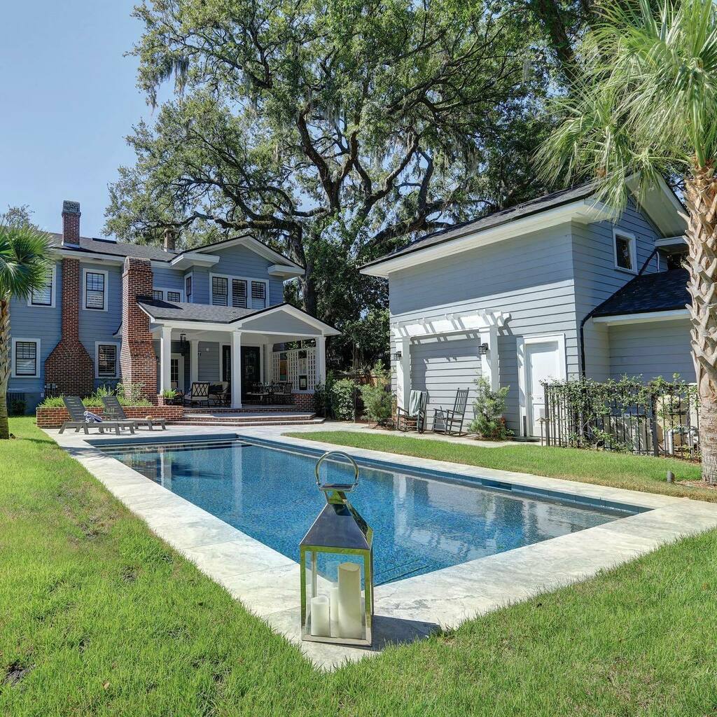 CascadeDesignFL's tweet photo. Pool weather has officially hit FL 🔥
📸: @craigoneal 
•
•
•
#pool #luxurypools #indooroutdoor #outdoorliving #homeandgarden #homedecor #homeinspo #backyardgoals #backyardsofjacksonville #outdoordesign #luxurydesign #landscapedesign #landscapearchi… https://t.co/6kaH4XY3Ok https://t.co/Wv2NpbamRm