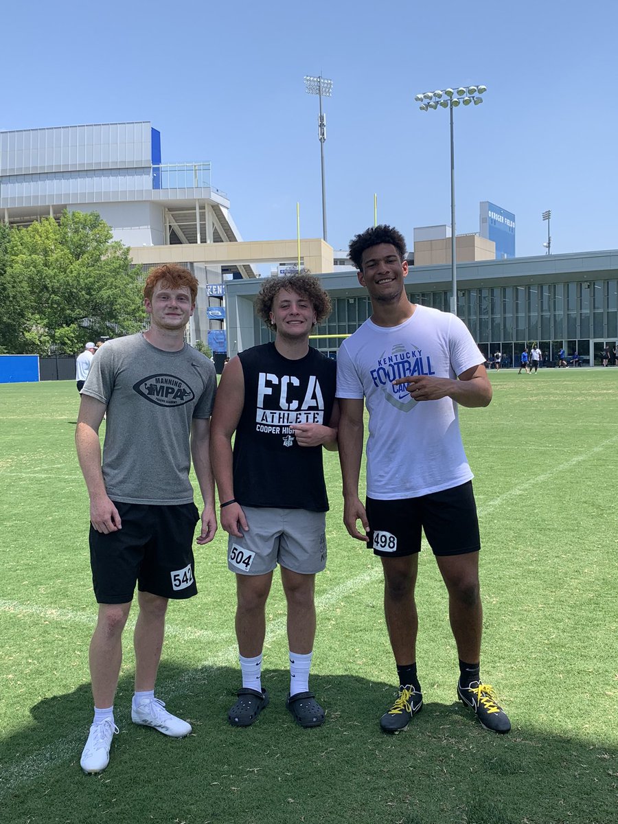 JamesColeHenry's tweet photo. Had a great time at the @UKFootball camp yesterday with @AAlexander2025 @_jrhays_ 

@CoachPerry_UK @CooperFootball @VisionQb @CSmithScout @CoachBorchers https://t.co/GfXJY44wuA