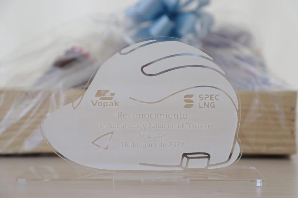SpecLng's tweet photo. Hoy realizamos nuestro primer #SHEDAY. Un evento impulsado por @RoyalVopak con el objetivo de resaltar la importancia que tienen los estándares en seguridad y salud en el trabajo.
En SPEC LNG cuidamos nuestra seguridad, salud y ambiente.💙 https://t.co/kMIMjgJYa6
