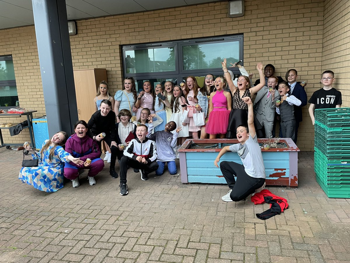 fernreaderX's tweet image. Primary 7 leavers disco 💃🏼 what a 7 years it’s been 🙌🏼 class of 2022 🥳❤️