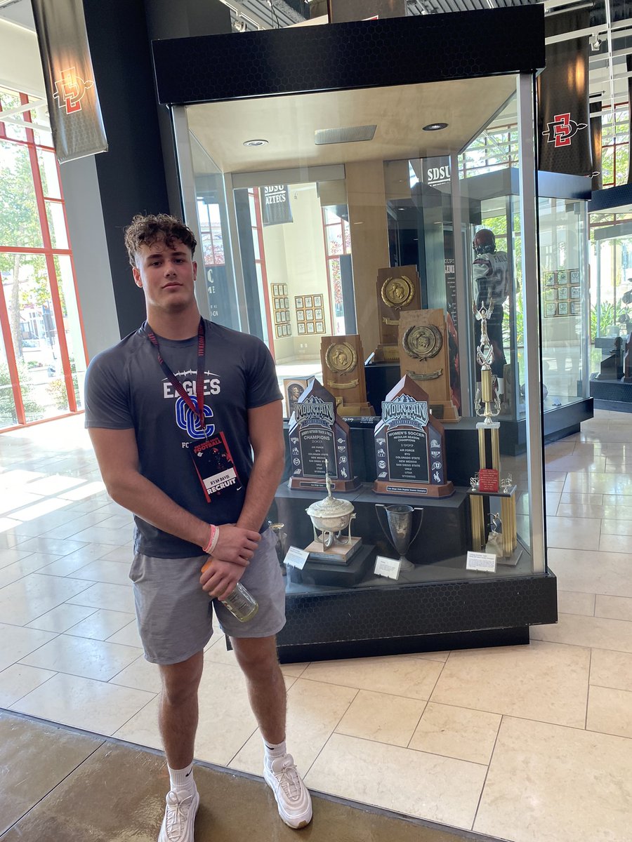 Had a great unofficial visit at @AztecFB !! @Tahj__ @Justin__Ena @CoachZampese