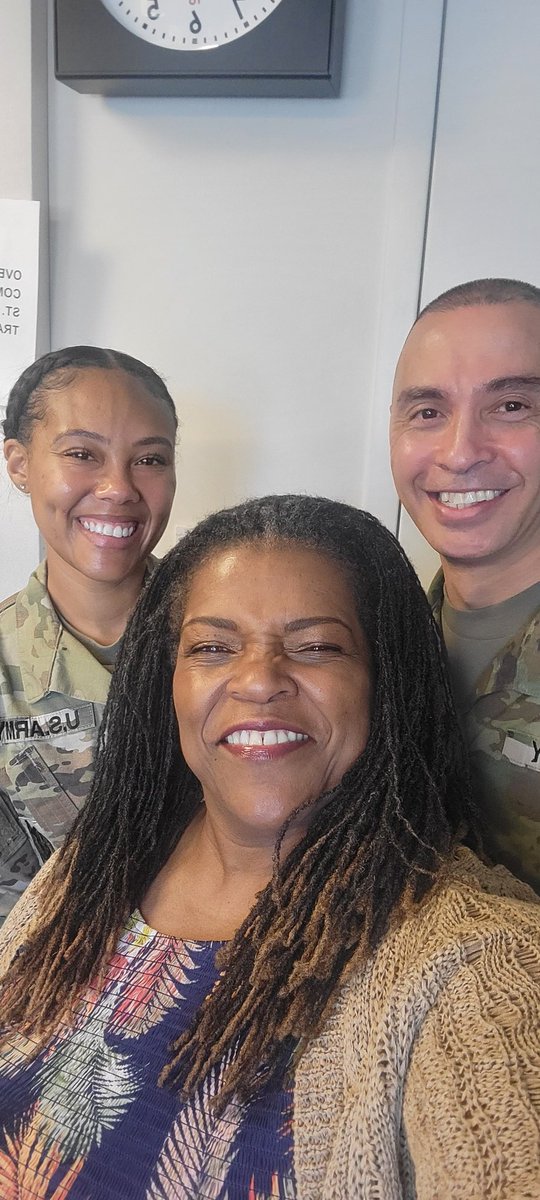 caroldanielKMOX's tweet photo. You have no idea how proud I am to interview men and women in uniform.
My drill Sgt father perserved a very different @USArmy in the 1950s. St Louis #Armyweek @Ackerman1120 @kmoxnews Commanding General Maj. Gen. Kevin Vereen @ArmyRecruiting https://t.co/Zutlf0gYiw