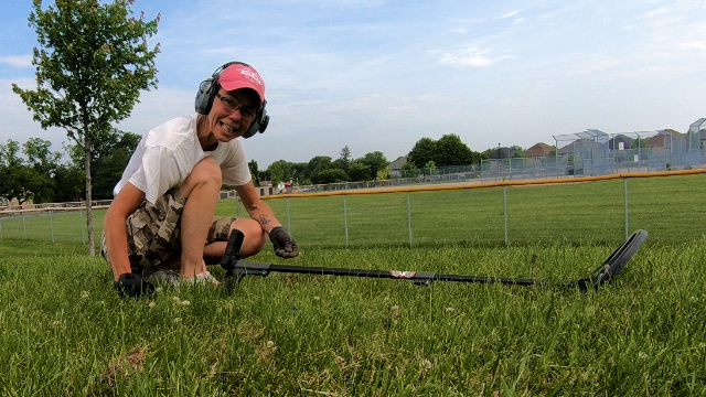 Digging_Canuck's tweet photo. Doozie coin at the #hamont ballpark today. Thought it was a Loonie but NOPE !!! Video soon :) Did I mention it was 102°F humidex??
@xpmetaldetectors #xpdeusii #xpdeus2 #xpfinds #metaldetecting #treasurehunting #coinshooting #ladieswhodetect #diggingcanuck #metaldetector https://t.co/KUVOt2BGgd